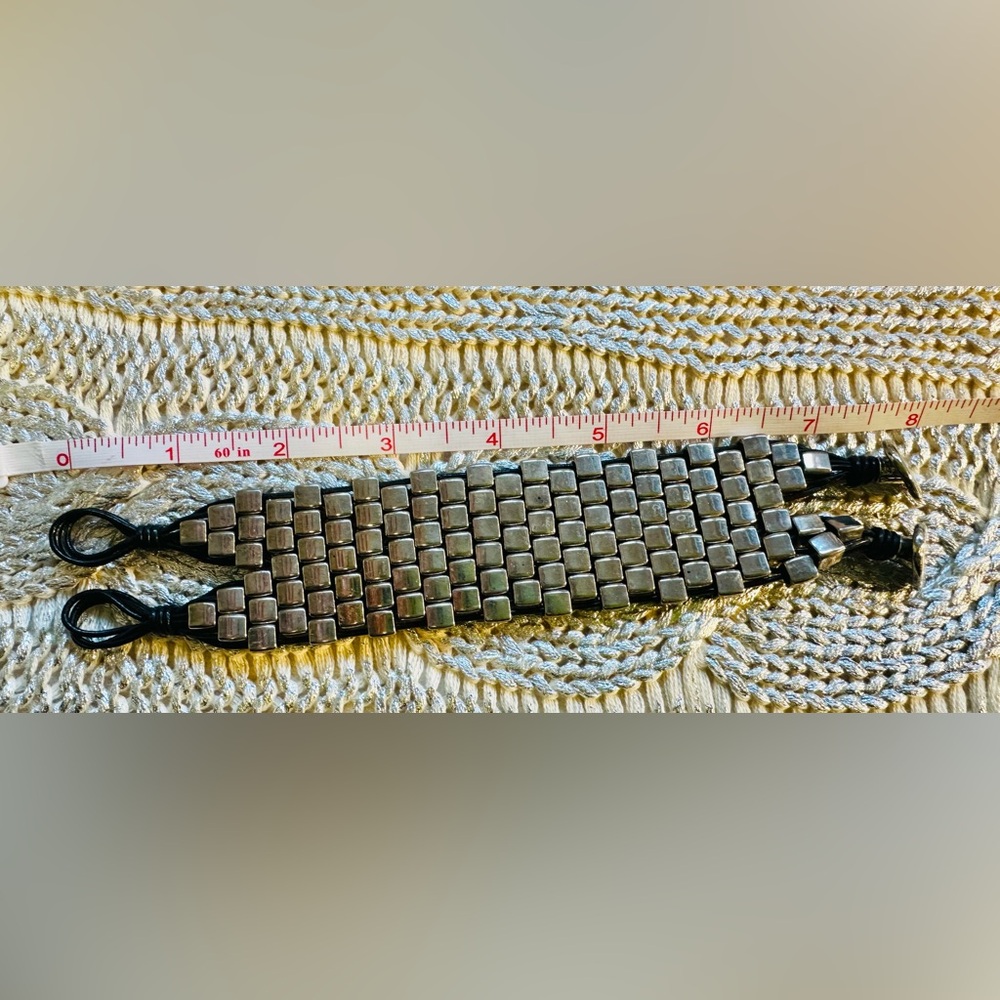 Silver coloured bracelet. Not 925 silver.